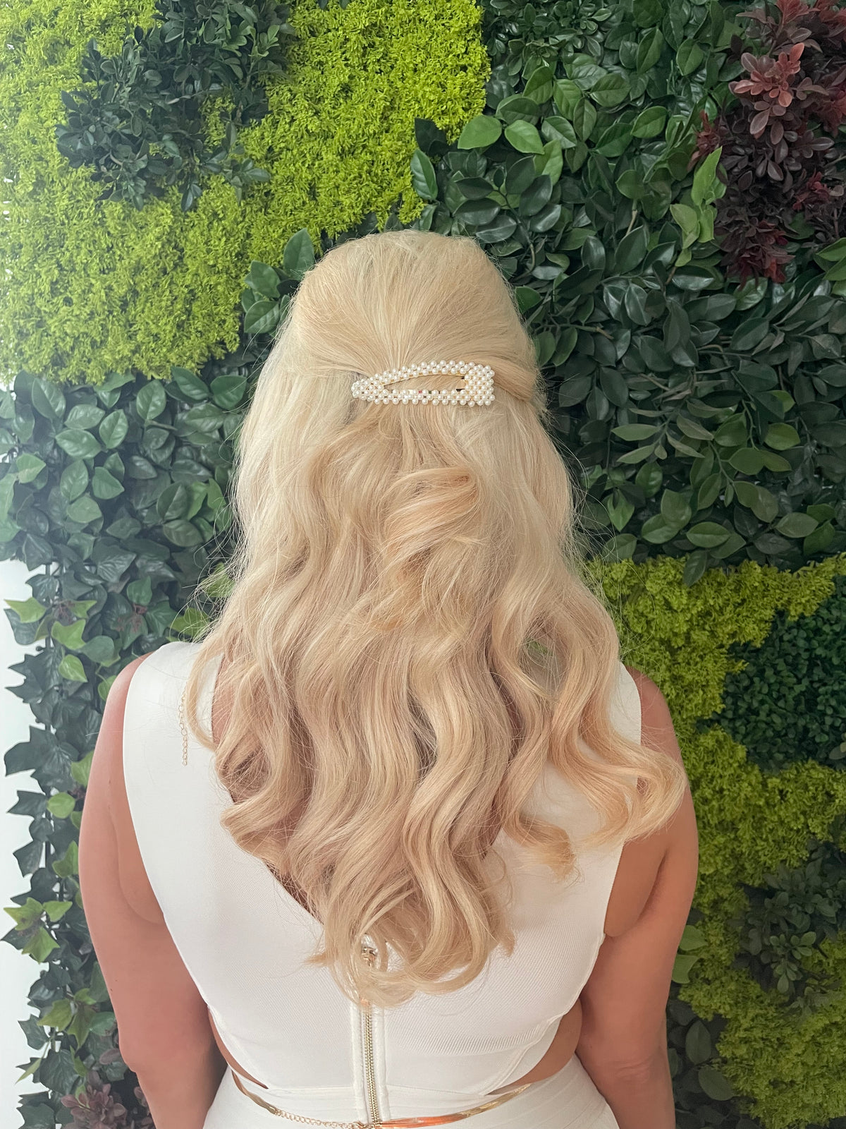 AUSTRIA PEARL OVERSIZED POINTED CLIP