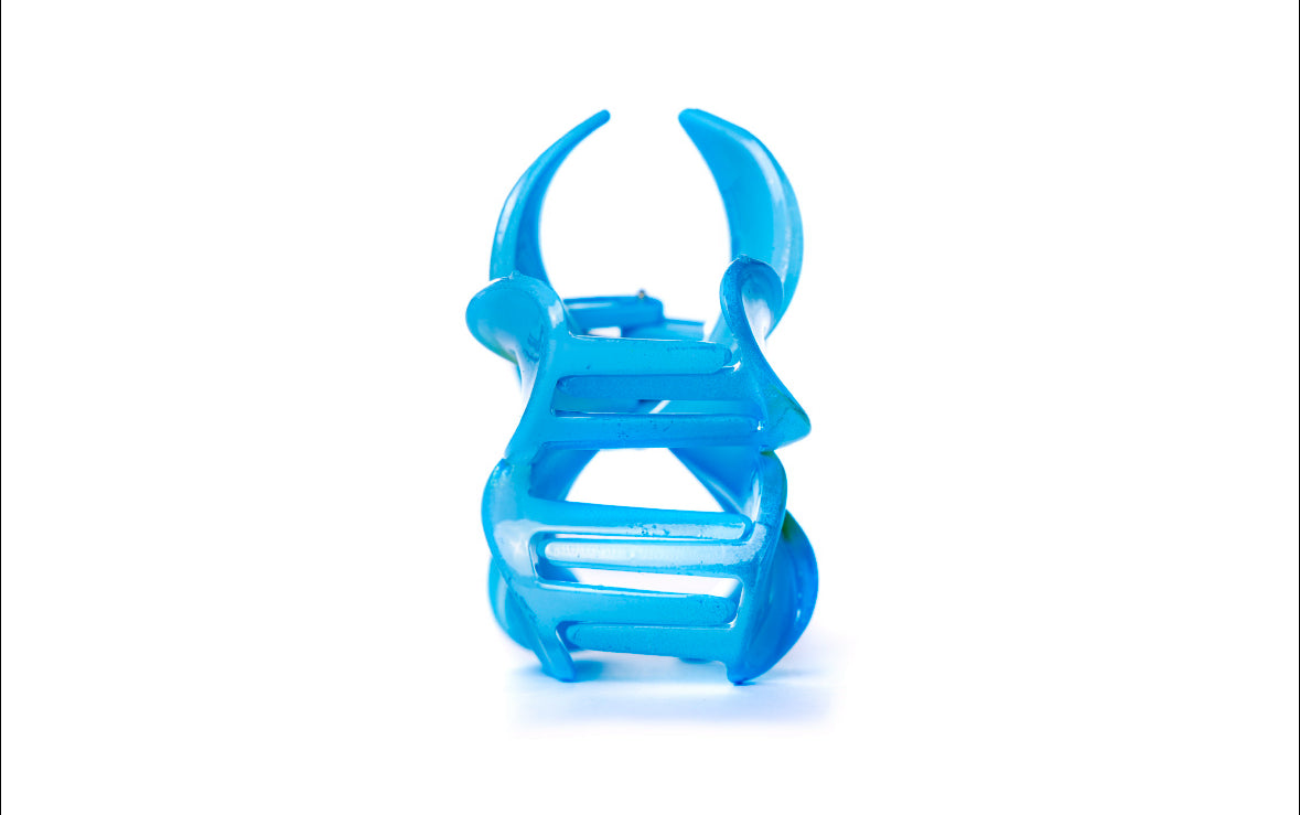 BLUE FLOWER LARGE CLAW CLIP
