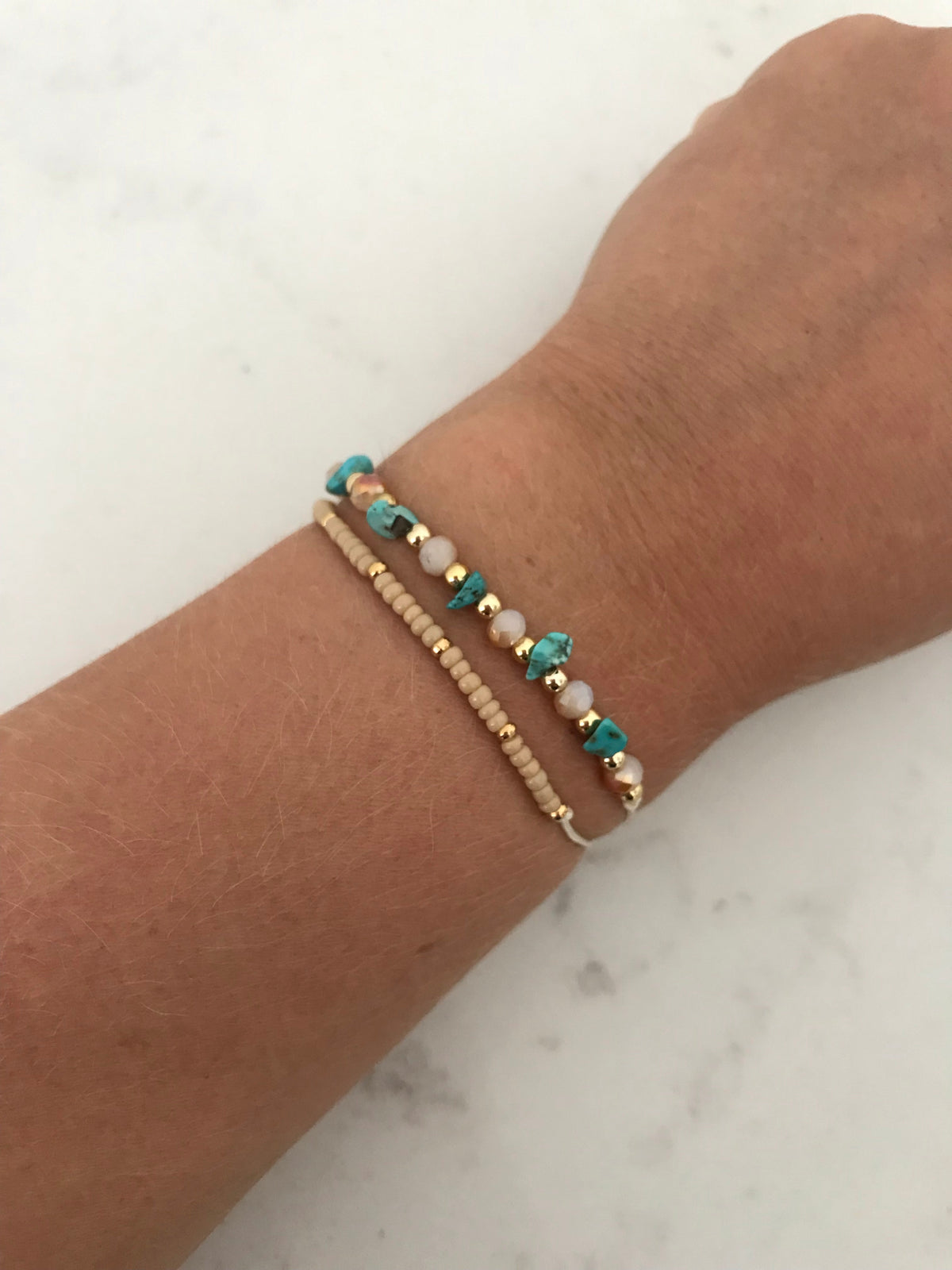 SANTORINI TIE BEAD BRACELET NEUTRAL