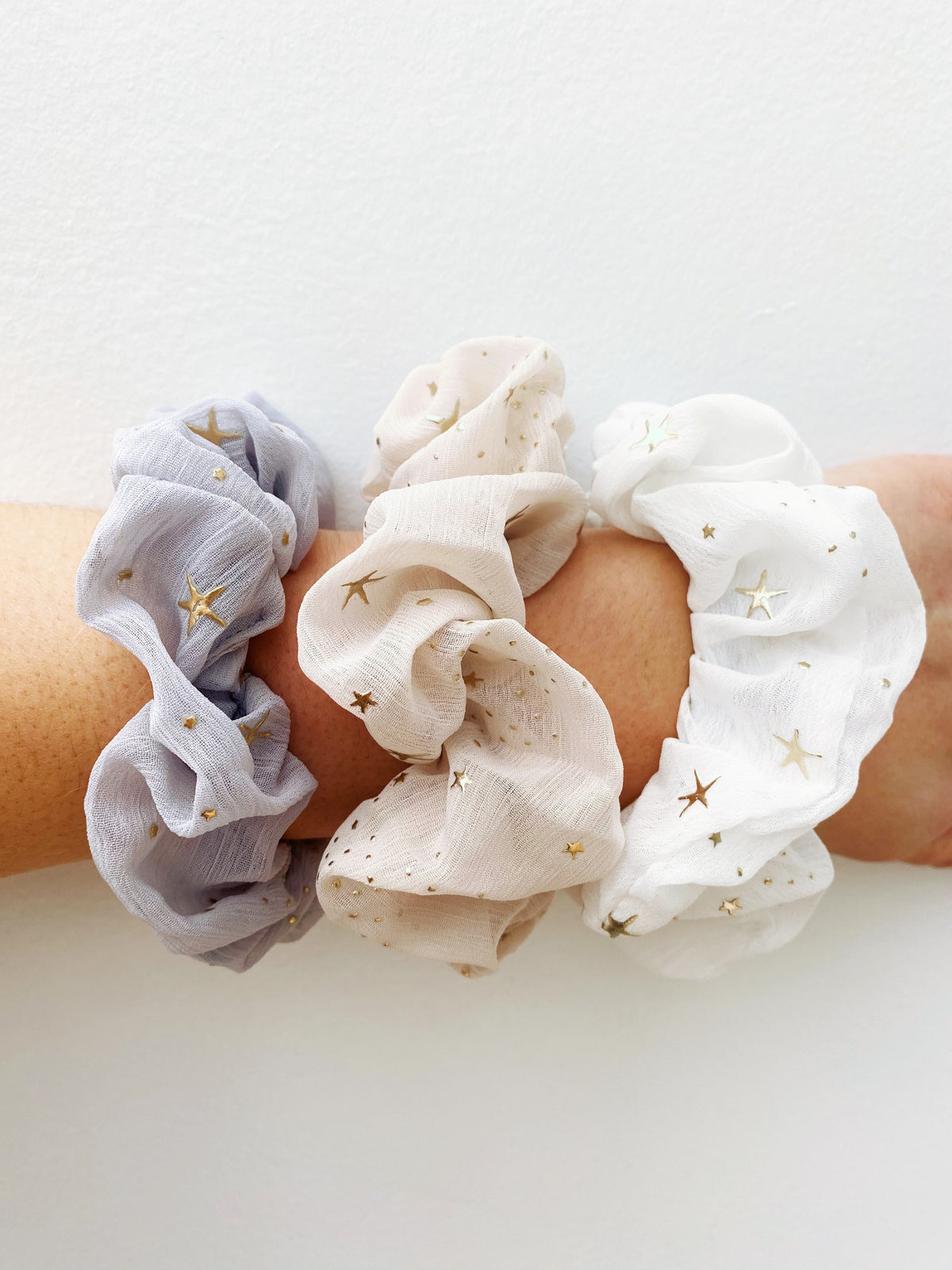 NETHERLANDS SCRUNCHIE GREY